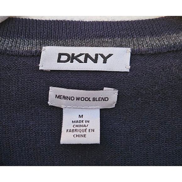 DKNY Sweater Mens Medium Navy Merino Wool V Neck Thin Soft Preppy Dark Academia - Picture 2 of 8